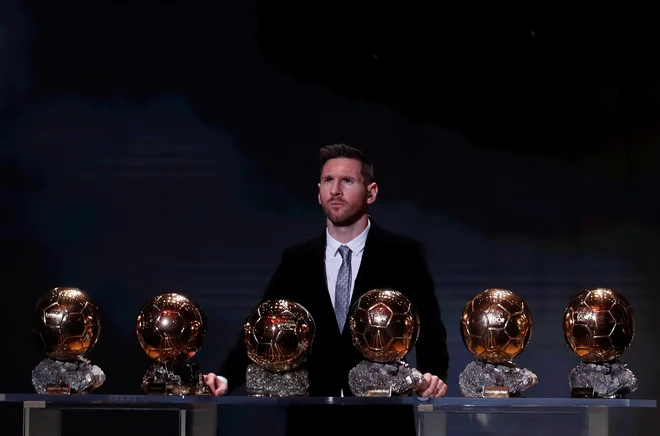 Lionel Messi in njegovih šest zlatih žog. FOTO: Reuters