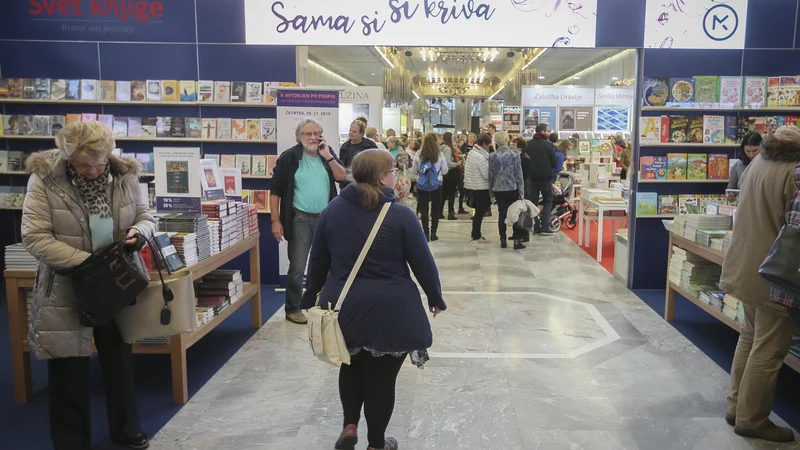 Fotografija: Katere so bile najbolj vroče knjige letošnjega sejma? nekaj smo jih izbrali. FOTO: Jože Suhadolnik