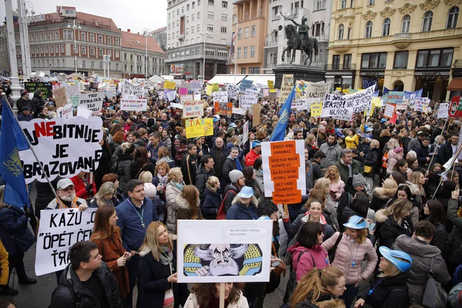 Plenković je na koncu le popustil zahtevam učiteljev, vendar je izpolnitev dogovora delno preložil na naslednjo vlado. FOTO: Dragan Matić/Cropix