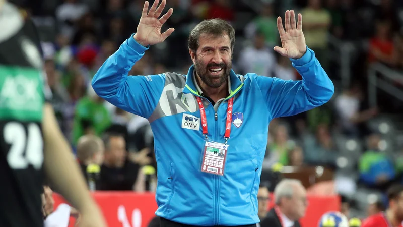 Fotografija: Slovenski rokometaši se javno zahvaljujejo Veselinu Vujoviću za njegov doprinos k rezultatom slovenske reprezentance v zadnjih štirih letih in pol. FOTO: AFP