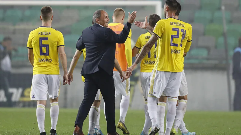 Fotografija: Darko Milanič in Mariborčani so ob koncu leta igrali v slabi formi. FOTO: Leon Vidic/Delo