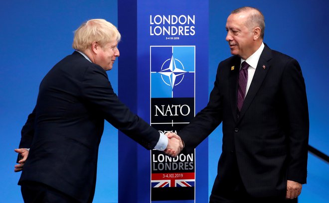 Turški predsednik Recep Tayyip Erdoğan je sicer žugal, da bo blokiral obrambne načrte za baltske države.  FOTO: Yves Herman/Reuters