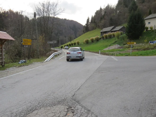 Stičišče treh cest FOTO: Bojan Rajšek/Delo