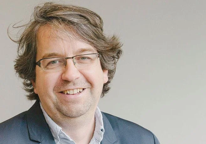Podjetnik Nicolas Chabanne si je leta 2015 omislil blagovno znamko za trajnostno pridelano hrano Kdo je šef? (francosko C&#39;est qui le patron?) Foto Instagram