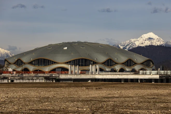 Obtožnica ljubljanskemu županu in še osmim fizičnim osebam očita več kaznivih dejanj. FOTO: Voranc Vogel/Delo