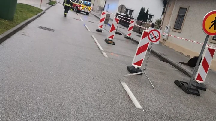 Fotografija: Intervencija se je začela na podlagi klica krajana o vonju po plinu. FOTO: PGD Tržič