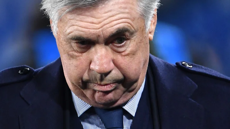 Fotografija: Carlo Ancelotti je ostal brez trenerske službe v Napoliju, bo prevzel Arsenal? FOTO: AFP