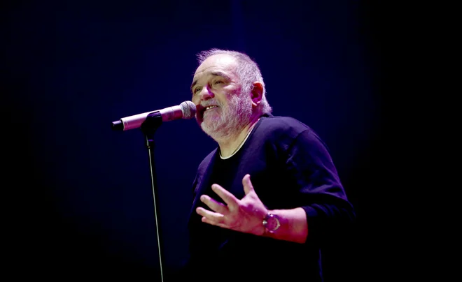 Đorđe Balašević počasi okreva, oboževalci iz vse nekdanje skupne države pa držijo pesti, da se čim prej vrne na odre. FOTO: Roman Šipić/Delo