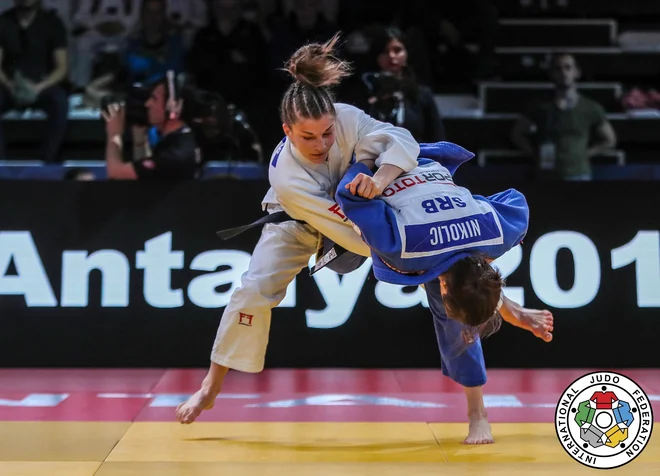 Maruša Štangar (v belem kimonu) si je na mastersu v Qingdau priborila zelo dobro peto mesto. FOTO: Gabriela Sabau/IJF