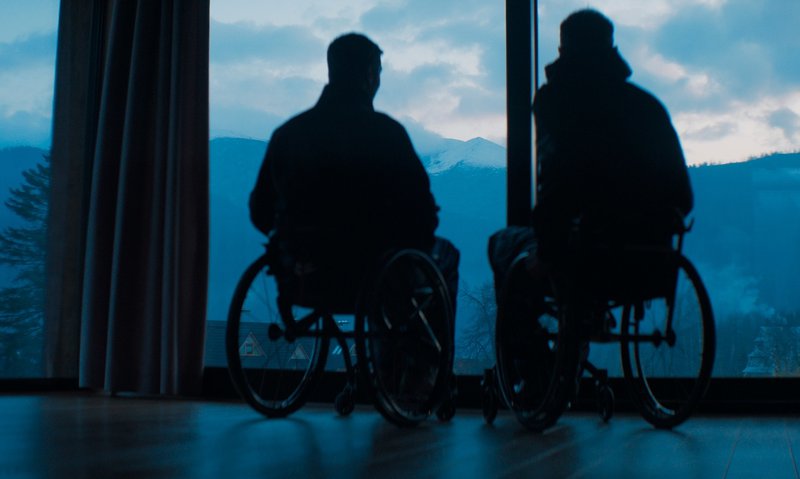 Fotografija: Športnika invalida imata jasen cilj: osvojiti Himalajo. FOTO: Huawei