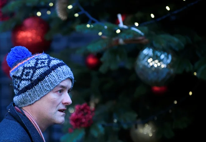 Dominic Cummings, posebni svetovalec Johnsona, ob prihodu na Downing Street 10. FOTO: Toby Melville/Reuters