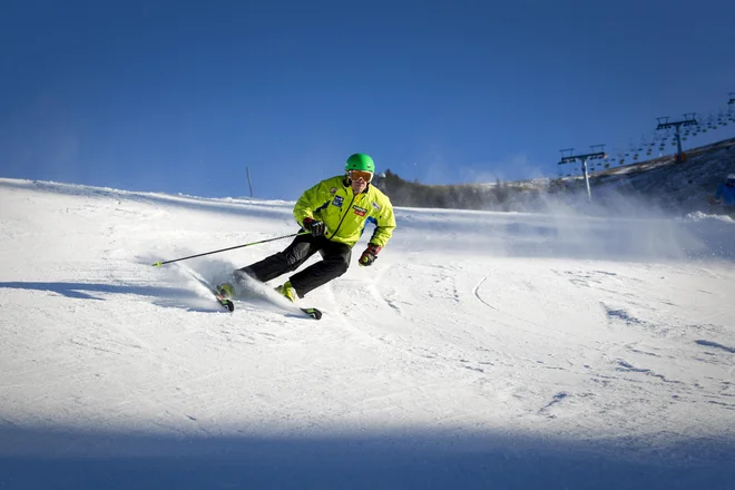 Tako kot pove že ime, so vsegorske (all-mountain) smuči namenjene smučanju povsod.&nbsp;Foto: Vornac Vogel/Delo