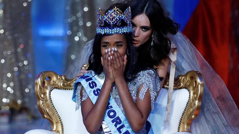 Fotografija: Najlepša na svetu je postala 23-letna Jamajčanka; Singhova je že četrta miss sveta iz Jamajke. FOTO: Henry Nicholls/Reuters