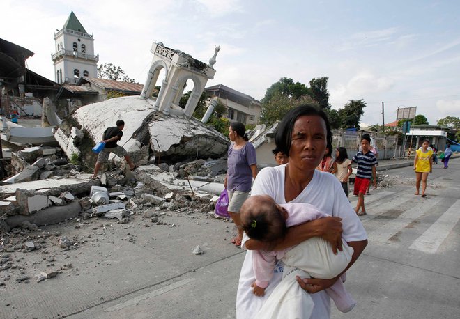 Mindanao, drugi največji filipinski otok, je sicer zadnji niz močnejših potresov izkusil oktobra. FOTO: Reuters