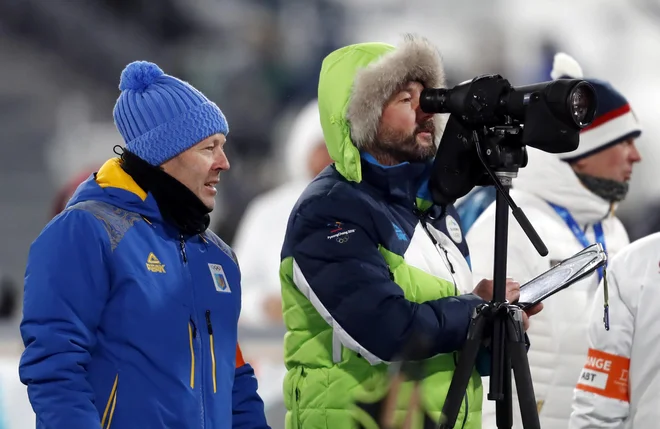 Uroš Velepec (levo, ob njem Tomaš Kos) se je vrnil v slovensko reprezentanco, pred tem pa je s Fakom sodeloval kot trener ukrajinske ženske ekipe. FOTO: Matej Družnik/Delo