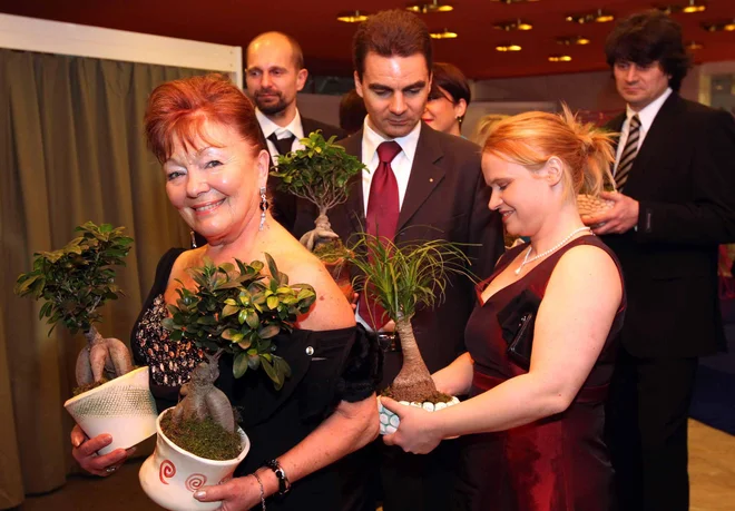 Odvetnica na plesu lionsov 2011. FOTO: Igor Mali