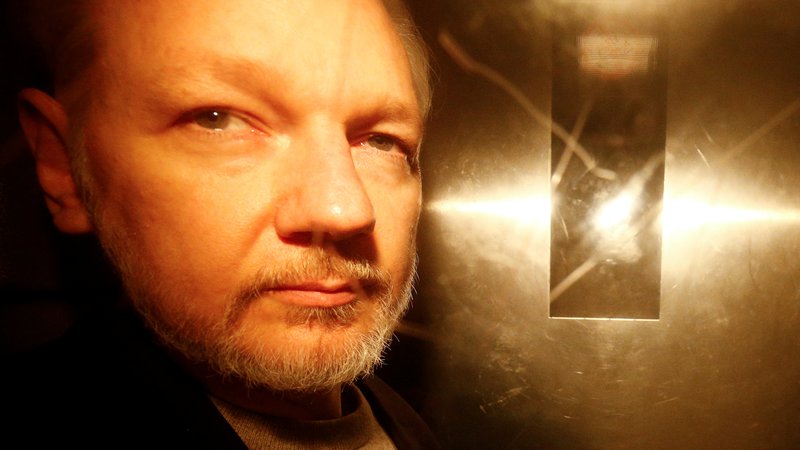 Fotografija: Sodnica westminstrskega sodišča Vanessa Baraitser je razsodila, da obstajajo tehtni razlogi za oceno, da bo Julian Assange ponovno poskušal zbežati. FOTO: Henry Nicholls/Reuters