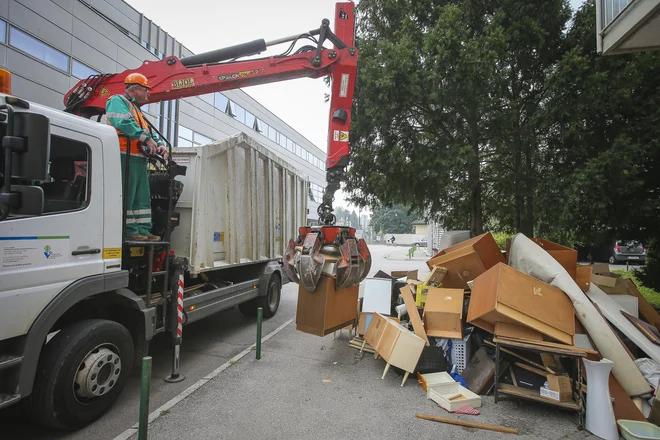 Veliko stvari, ki so jih nekoč uporabniki obravnavali kot (kosovne) odpadke. danes dobi drugo priložnost, pravijo v javnem podjetju Vo-Ka Snaga. Foto: Jože Suhadolnik