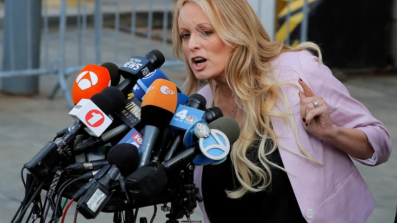 Fotografija: Je ameriški predsednik Trump porno igralki Stormy Daniels plačeval za molk? FOTO: Lucas Jackson/Reuters