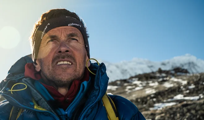 Davo na Kalla Patarju, ko je po dolgem času ugledal Everest in se spominjal spusta izpred skoraj 20 let. FOTO: Rožle Bregar