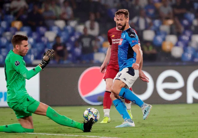 Napoli je na štadionu Svetega Pavla premagal evropskega prvaka Liverpool, piko na i za 2:0 je postavil novinec Fernando Llorente. FOTO: Reuters