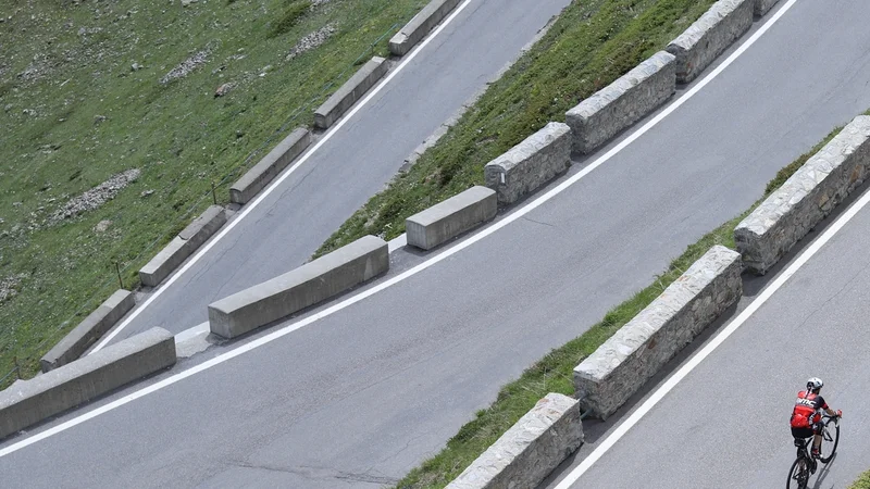 Fotografija: Smiljan proti vrhu Stelvia. Foto: Dušan Dundek