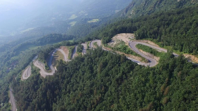 Fotografija: Strma reber je tehnično izredno zahteven preizkus za supervzdržljive. Foto: Tonizni