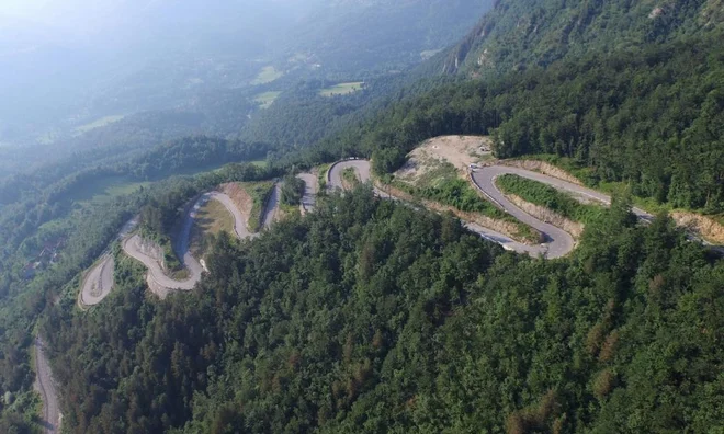 Strma reber je tehnično izredno zahteven preizkus za supervzdržljive. FOTO: Tonizni