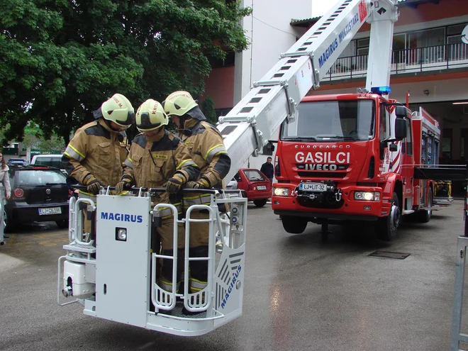 Na območju občline Litija imajo 59 gasilskih operativcev, ti že deveti dan bojkotirajo pogodbo o izvajanju javne gasilske službe. FOTO: Bojan Rajšek/Delo