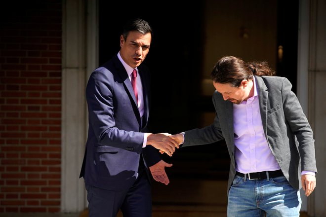Pedro Sánchez in Pablo Iglesias. Foto: Juan Medina/Reuters