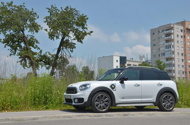 Mini countryman je lahko tudi bencinsko-električni priključni hibrid Foto Gašper Boncelj