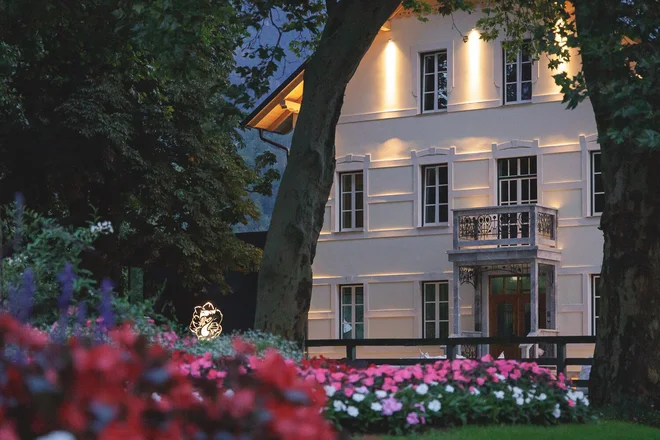 Leta 1890 zgrajeni hotel, ki je med drugim gostil člane avstro-ogrske kraljeve družine, odpira vrata popolnoma rekonstruiran. FOTO: Hotel Sunrose 7