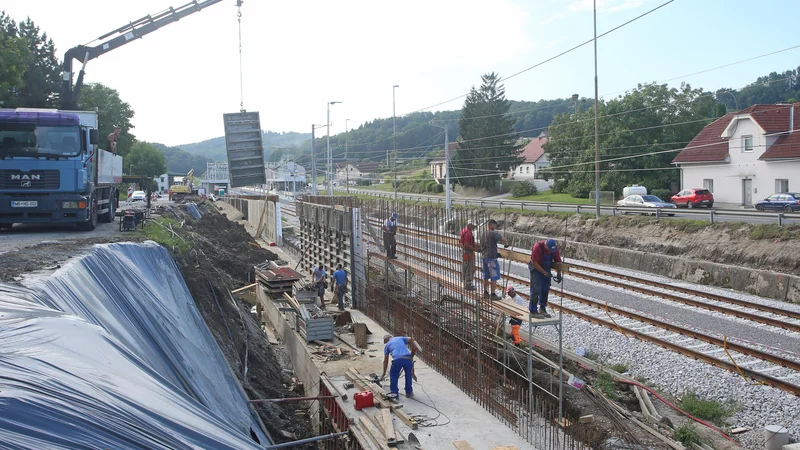 Fotografija: Obnova železniške postaje Šentilj. FOTO: Tadej Regent/Delo