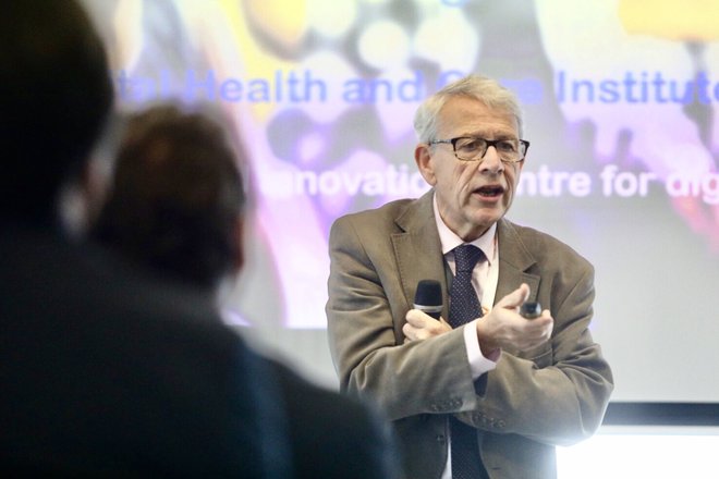 Red. prof. George Crooks, direktor škotskega nacionalnega inovacijskega središča za digitalizacijo zdravstva in zdravstvene oskrbe. FOTO: Voranc Vogel/Delo