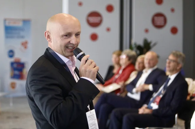 Robert Hribar, direktor službe Zdravje, varnost in okolje, Lek d.d. Foto Voranc Vogel/delo