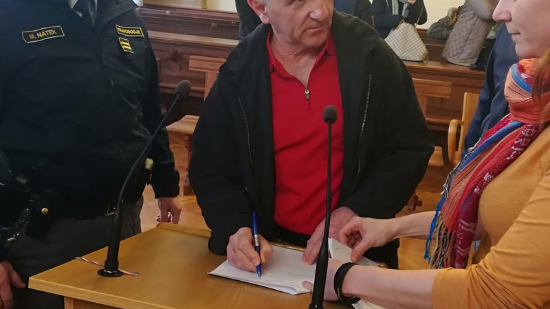 Fotografija: Glavna obravnava proti 55-letnemu obtožencu Senadu Softiću se je prejšnji teden začela znova. FOTO: Aleš Andlovič