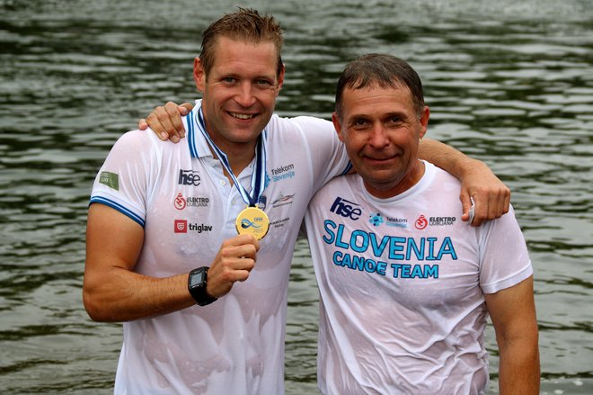 Bosta Benjamin Savšek (levo) in Jože Vidmar tudi na letošnjem SP proslavila kolajno s šampionsko kopeljo? FOTO: Nina Jelenc/KZS