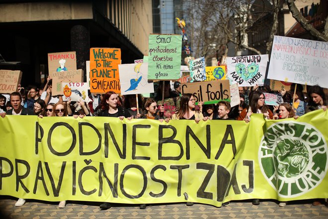 Podnebnega protesta marca se je udeležilo 12.000 mladih. Za jutrišnji protest v gibanju Mladi za podnebno pravičnost napovedujejo še večjo udeležbo. FOTO: Jure Eržen