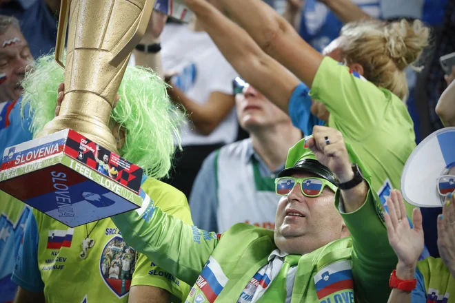 Slovenski navijači ne bodo manjkali v Parizu. FOTO: Uroš Hočevar/Delo