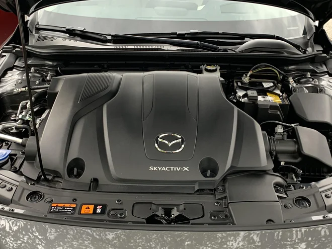 Mazdin motor skyactiv X ima nekaj zelo posebnih značilnosti delovanja.<br />
Foto Blaž Kondža