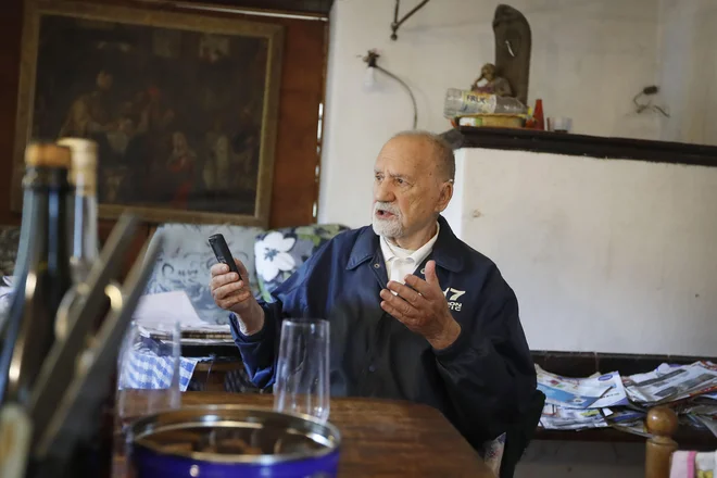 Mako Sajko, slovenski scenarist in filmski režiser. Poljanska dolina, 20. september 2019 Foto Leon Vidic/delo