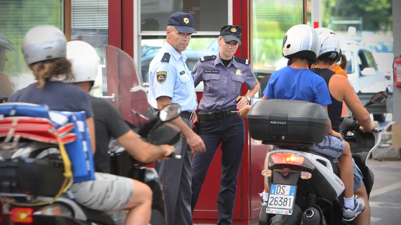 Fotografija: O vstopu države v scehnegn se s konsenzom odloča na zasedanju evropskega sveta. FOTO: Jure Eržen/Delo