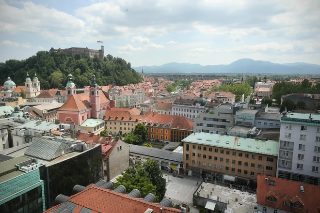 Koliko so vredne naše nepremičnine, lahko preverimo že danes. FOTO: Jure Eržen/Delo