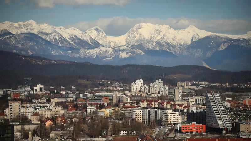 Fotografija: Vrednost vseh nepremičnin v Sloveniji se je od leta 2017 do danes dvignila s 123 milijard na 160 milijard evrov. Foto Jure Eržen