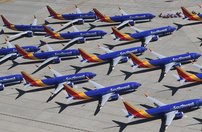 Boeingova letala 737 max, prizemljena v Kaliforniji. FOTO: Mark Ralston/Afp