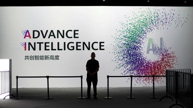 Fotografija: Praktična uporaba umetne inteligence je v središču razprav o prihodnjih trendih v tehnologiji. FOTO: Reuters