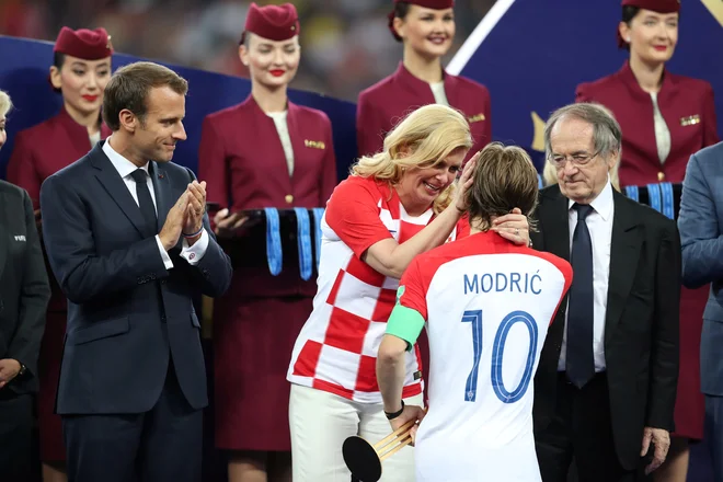 Nasprotniki očitajo Kolindi Grabar-Kitarović, da je v funkciji šefice države nastopala kot estradna zvezdnica. FOTO: Carl Recine/Reuters