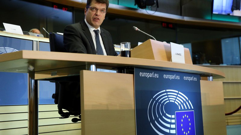 Fotografija: Janez Lenarčič je v evropskem parlamentu dobil široko podporo FOTO:  Francois Walschaerts/Reuters