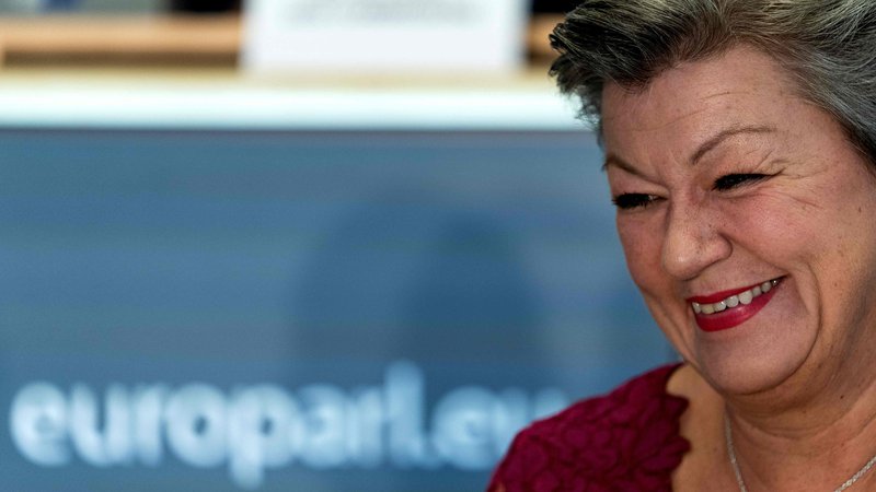 Fotografija: Švedski socialdemokratki Ylvi Johansson (za notranje zadeve), niso očitali preskromne strokovne usposobljenosti, bo morala na ponovni, pisni zagovor, ker so v njenem resorju migracije, kot ena najbolj žgočih političnih tem. Foto: Afp
