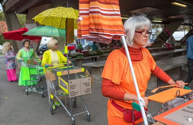 Ujeti v peklenski krog revščine in zapostavljenosti v igri vlog Theatra im Bahnhof Foto Johannes Gellner